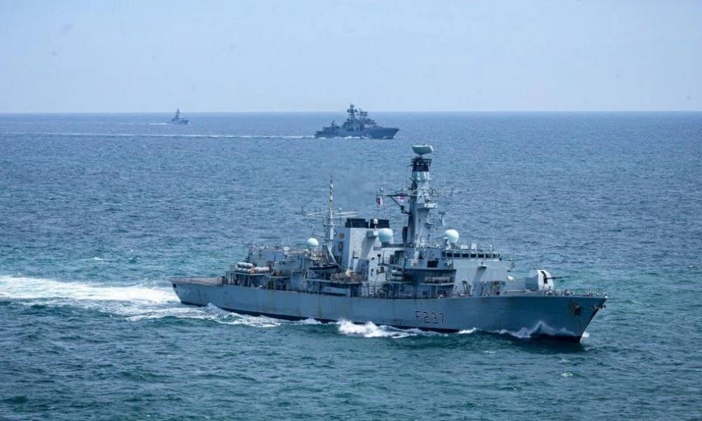 Τρία βρετανικά πολεμικά πλοία ετοιμάζονται για είσοδο στην Μ. Θάλασσα